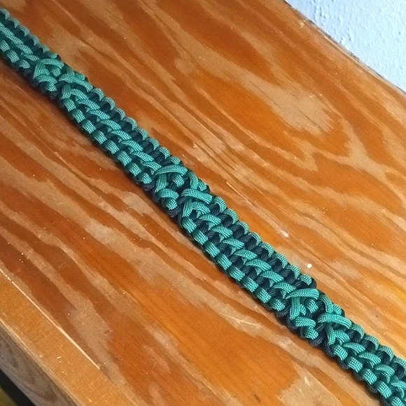 Handmade Men's Paracord Belt - Picture 6 of 8